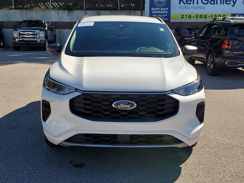Certified 2023 Ford Escape ST-Line w/ Tech Pack #1 AWD/4WD image 2