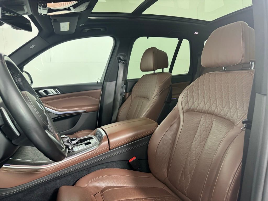 Used 2019 BMW X5 xDrive50i w/ M Sport Package AWD/4WD image 13