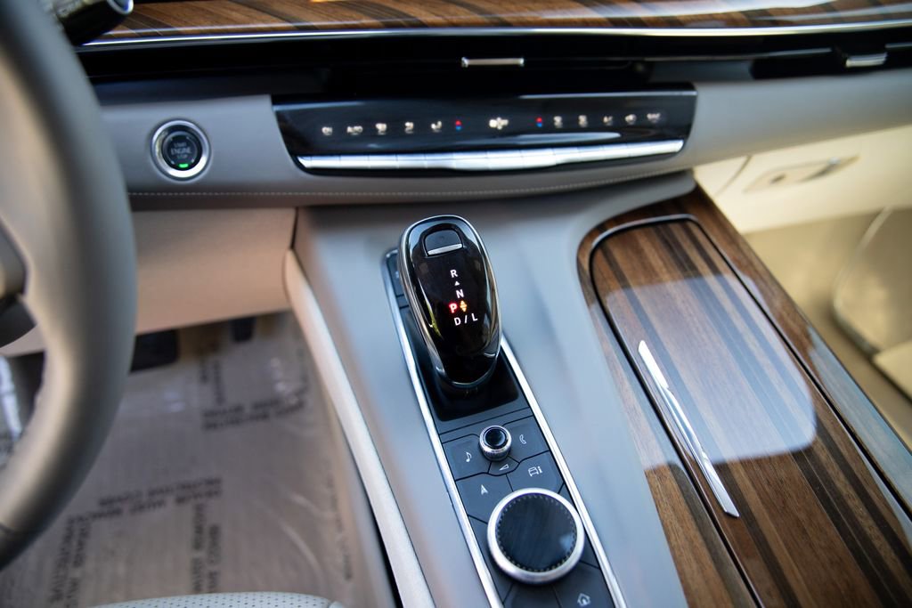 Used 2024 Cadillac Escalade Sport Platinum w/ Heavy-Duty Trailer Package image 15