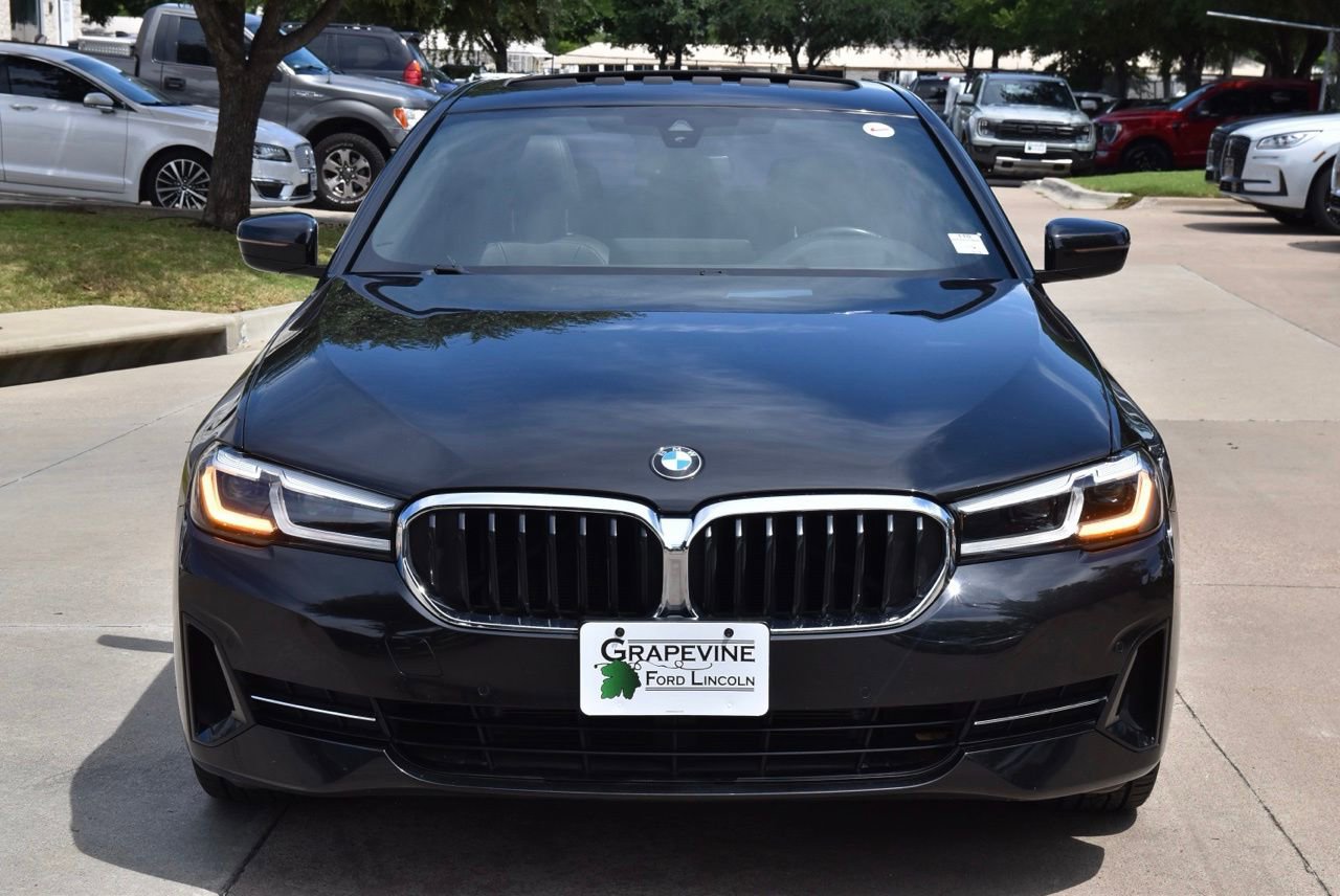 Used 2023 BMW 530i w/ Premium Package RWD image 3