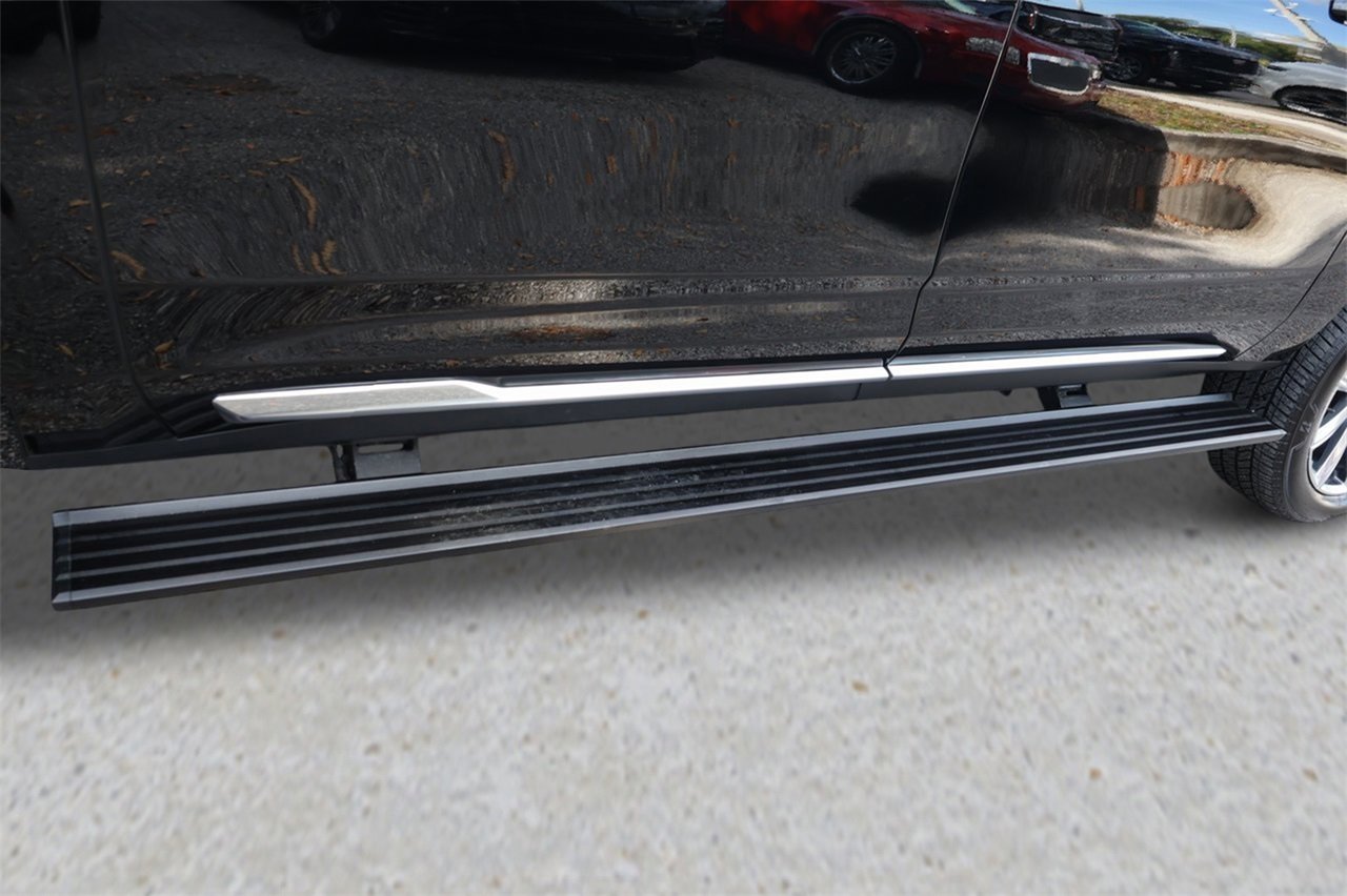 Certified 2023 Cadillac Escalade ESV Premium Luxury Platinum image 10