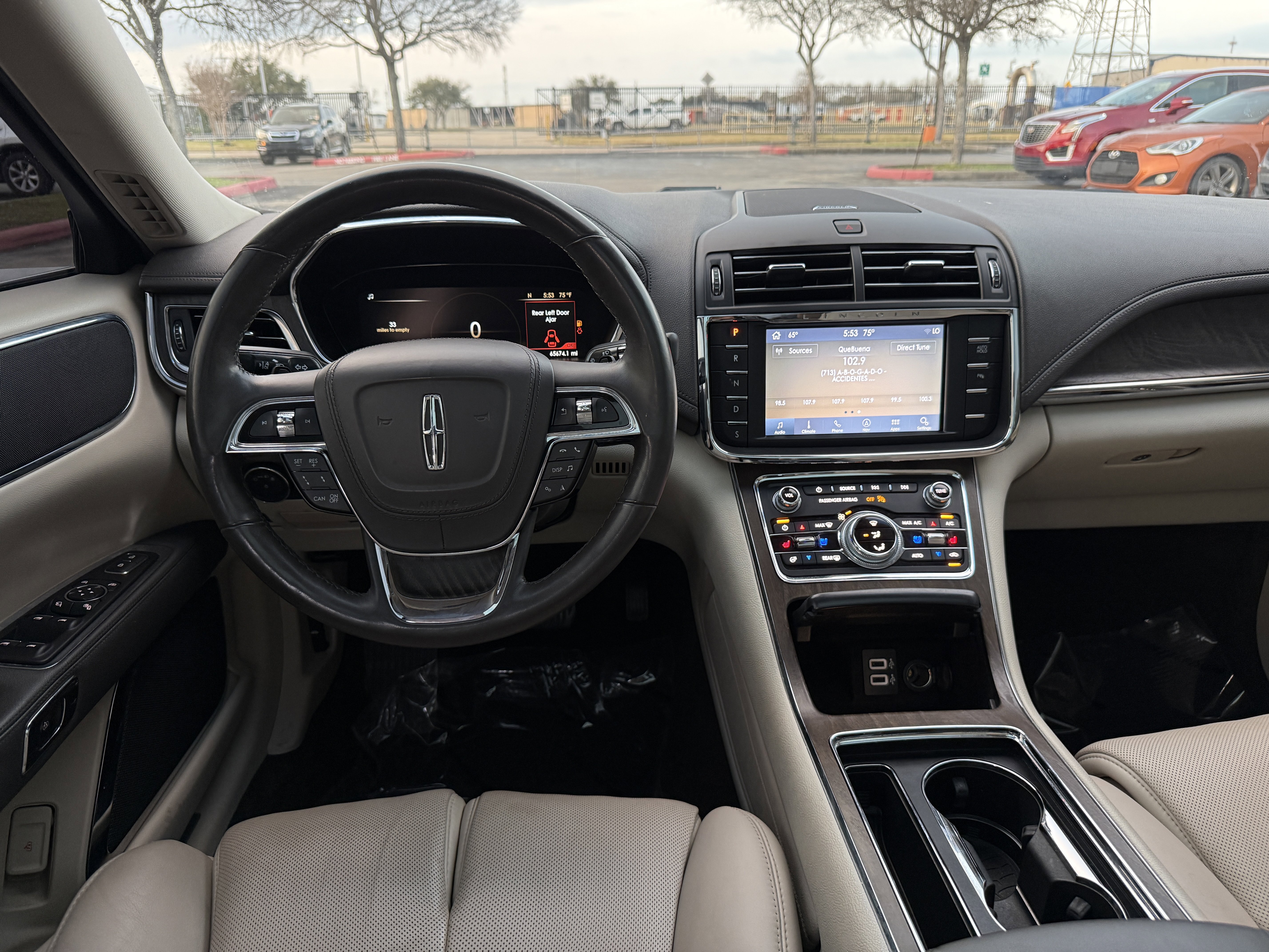 Used 2019 Lincoln Continental Select w/ Continental Climate Package image 17