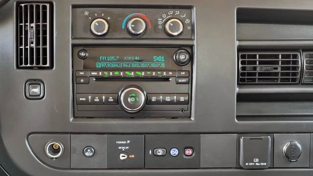 Used 2017 Chevrolet Express 2500 LT w/ LT Preferred Equipment Group image 27