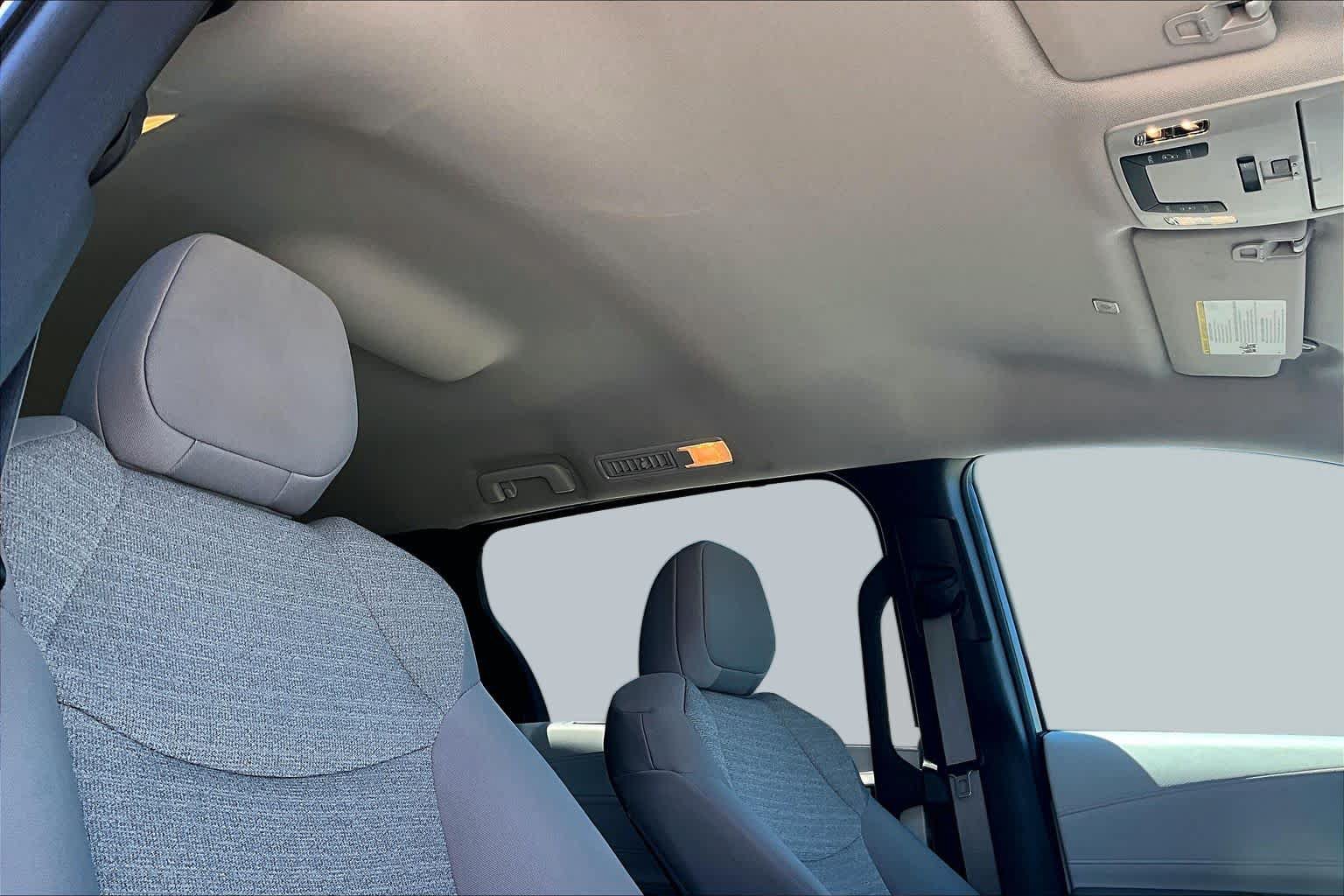 Certified 2025 Toyota Sienna LE FWD image 13