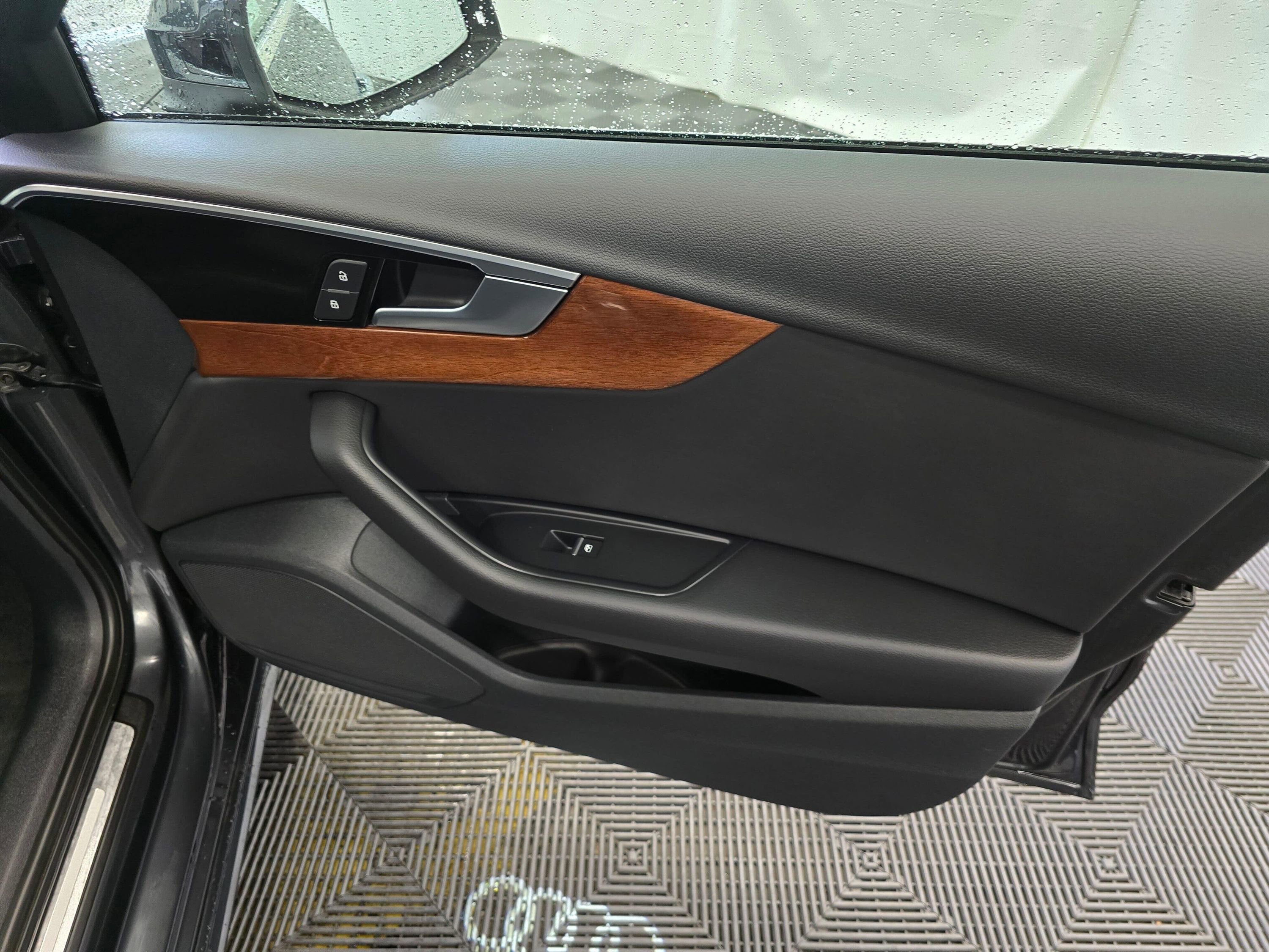 Used 2023 Audi A4 2.0T Premium w/ Convenience Package image 24