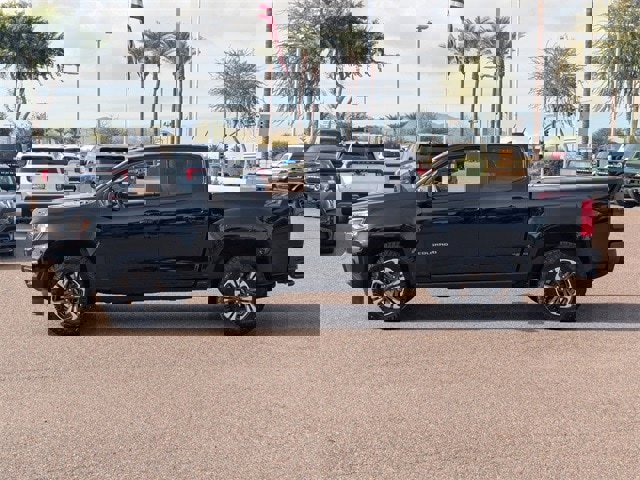 Used 2022 Chevrolet Colorado Z71 image 3