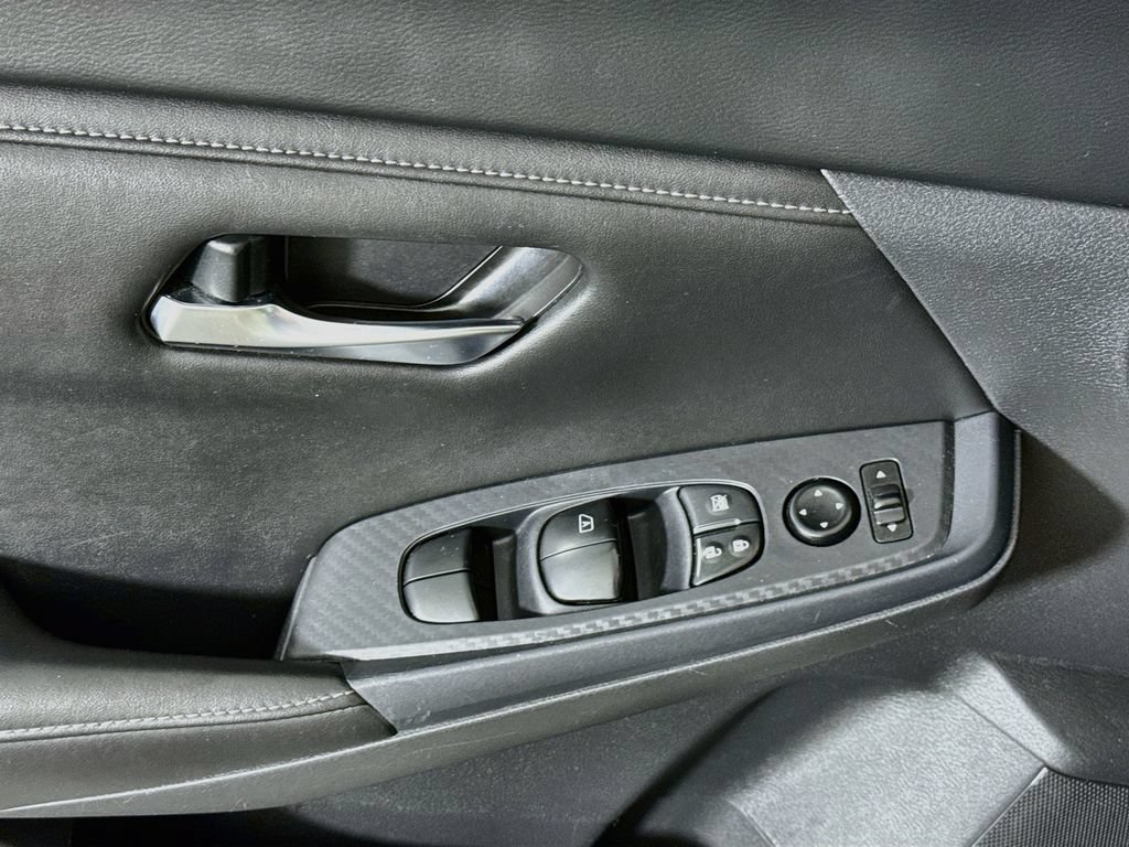 Used 2024 Nissan Sentra SV FWD image 22