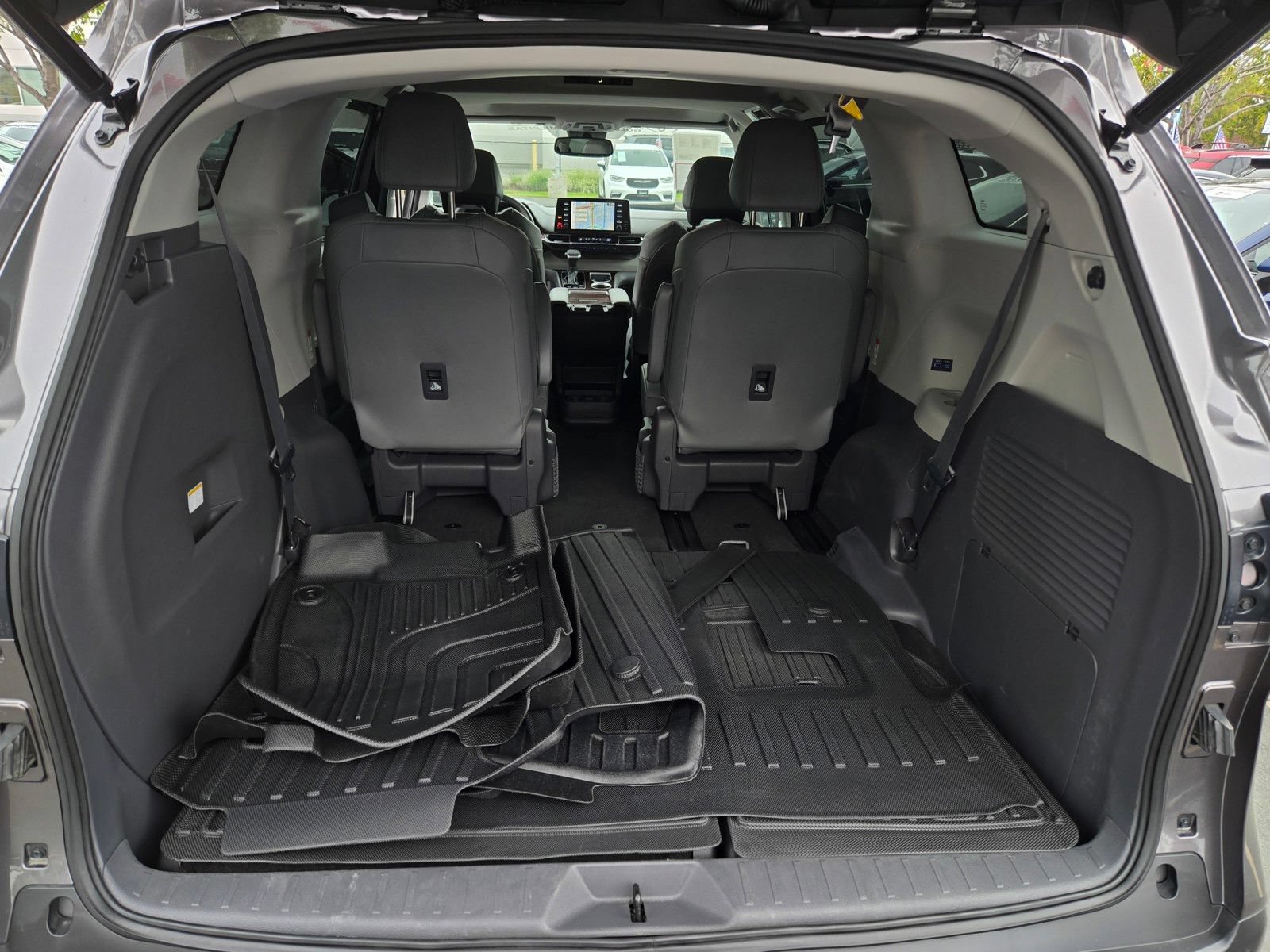 Certified 2021 Toyota Sienna XLE w/ XLE Plus Package AWD/4WD image 24