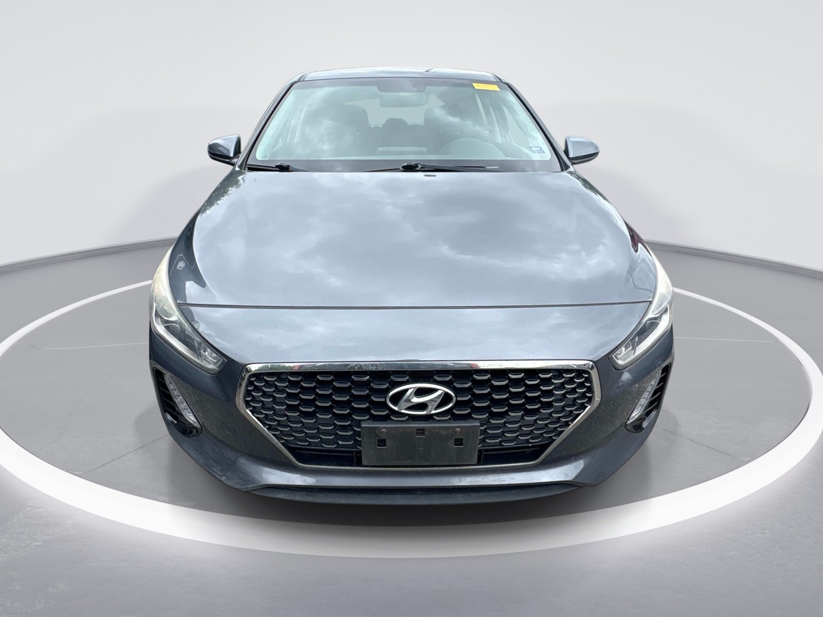 Used 2019 Hyundai Elantra GT FWD image 3