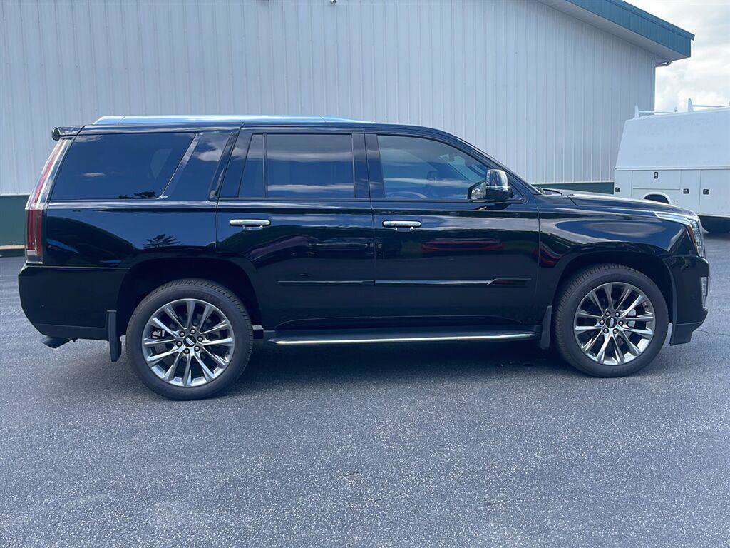 Certified 2020 Cadillac Escalade Premium Luxury w/ Escalade Sport Edition AWD/4WD image 7