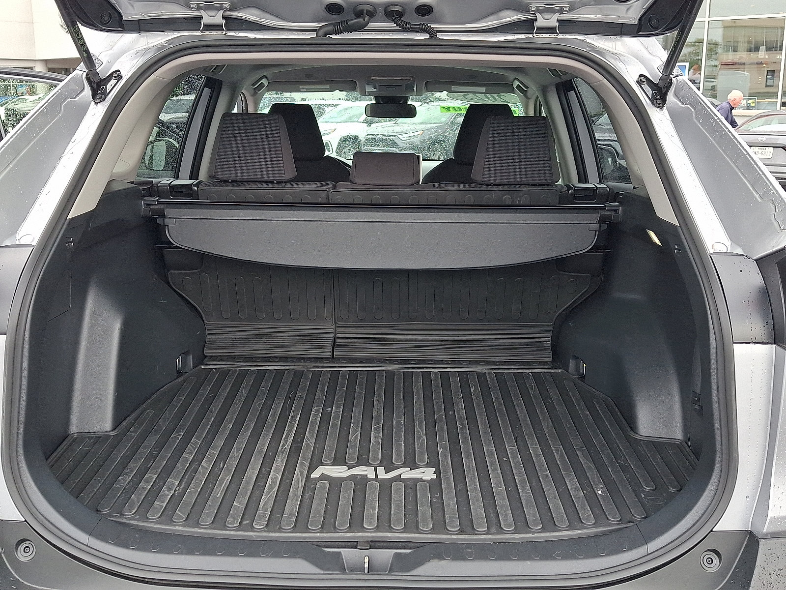 Certified 2025 Toyota RAV4 LE AWD/4WD image 30
