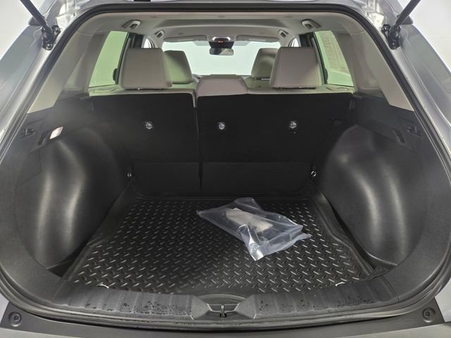 Used 2025 Toyota Corolla Cross L image 22