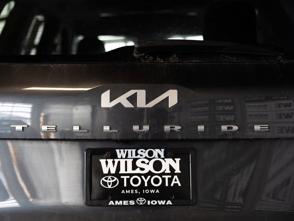Used 2022 Kia Telluride SX w/ SX Prestige Package image 6