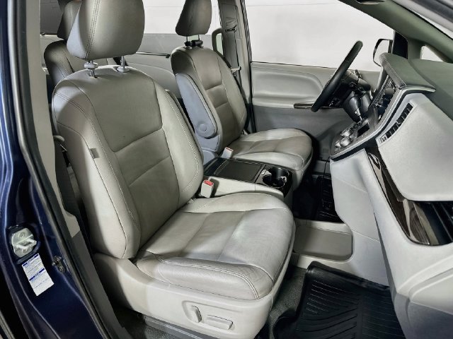 Used 2020 Toyota Sienna XLE AWD/4WD image 11