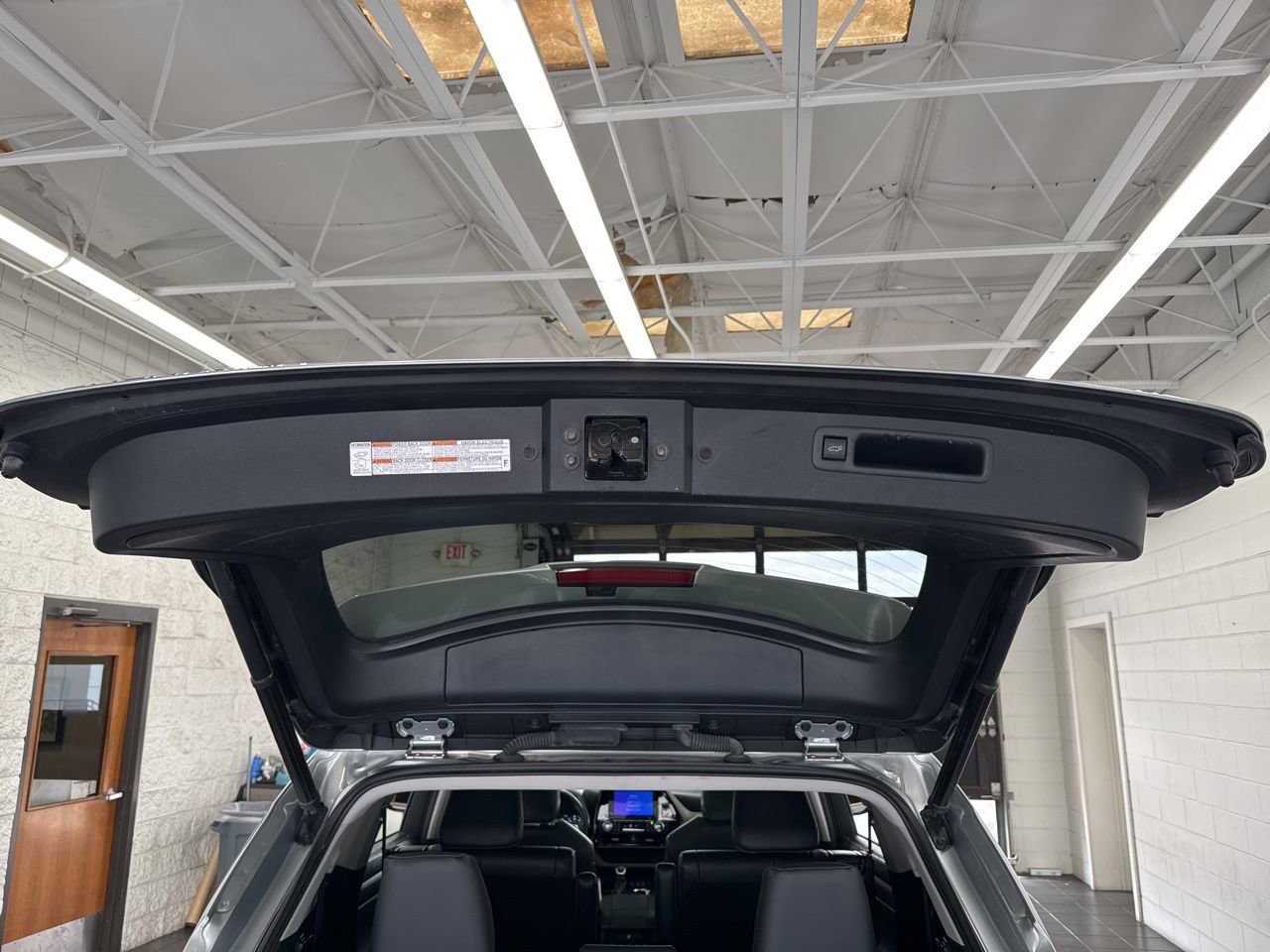 Used 2023 Toyota Highlander XLE image 11