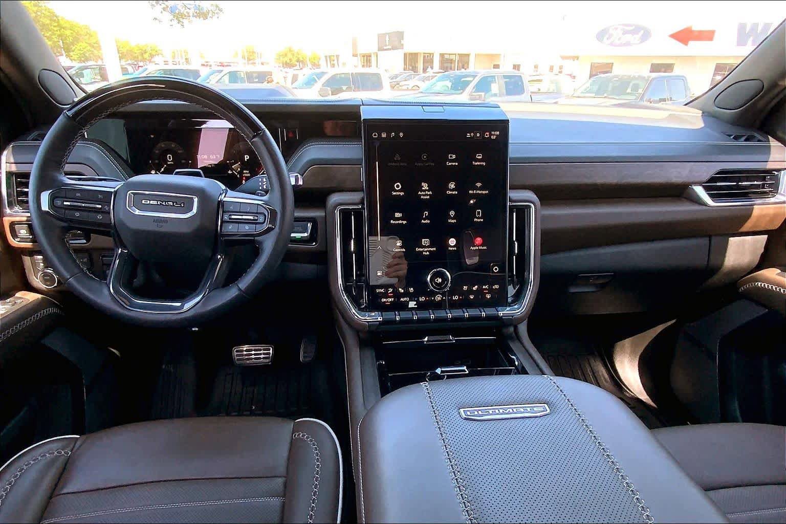 Used 2025 GMC Yukon Denali Ultimate AWD/4WD image 15