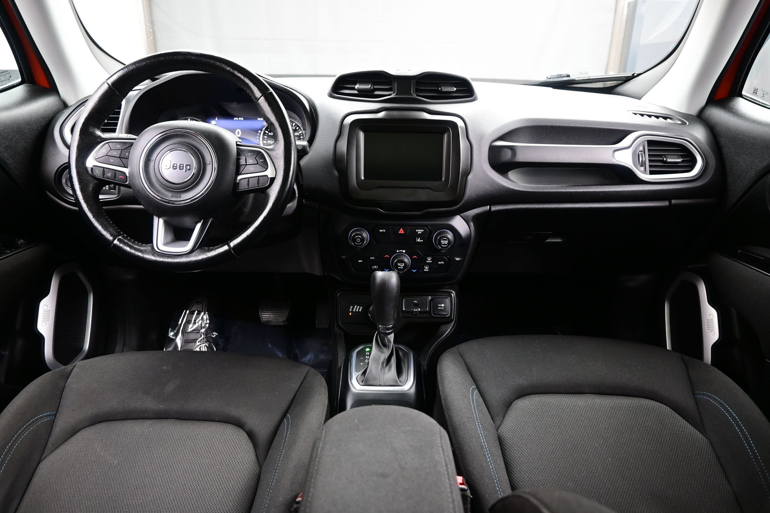 Used 2021 Jeep Renegade Latitude AWD/4WD image 16
