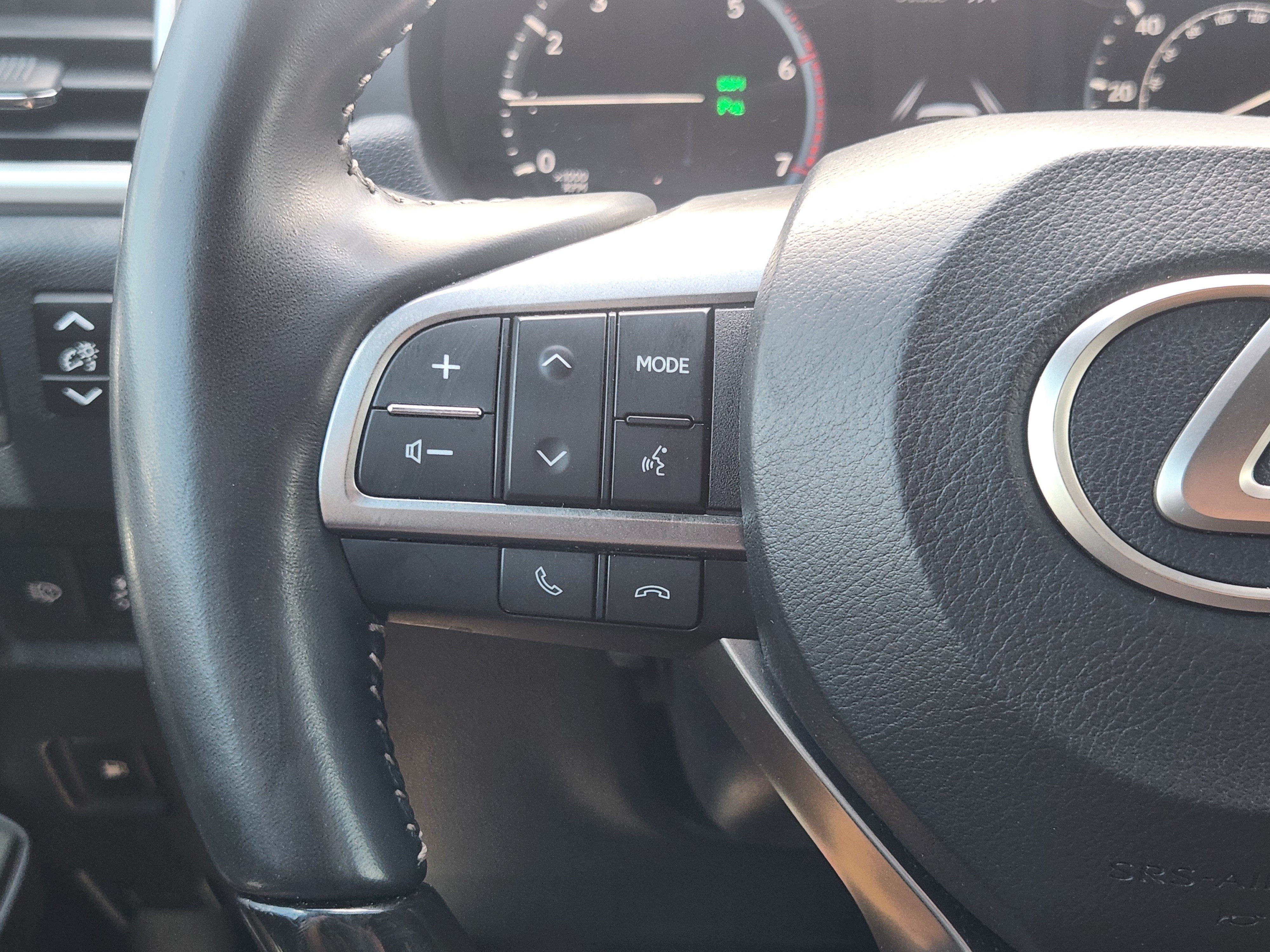 Used 2023 Lexus GX 460 Luxury w/ Sport Design Package AWD/4WD image 31