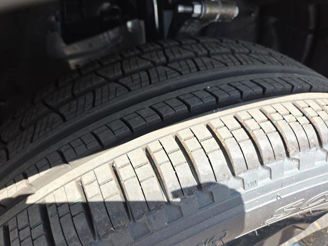 New 2025 Jeep Grand Cherokee L Limited w/ Luxury Tech Group II image 46