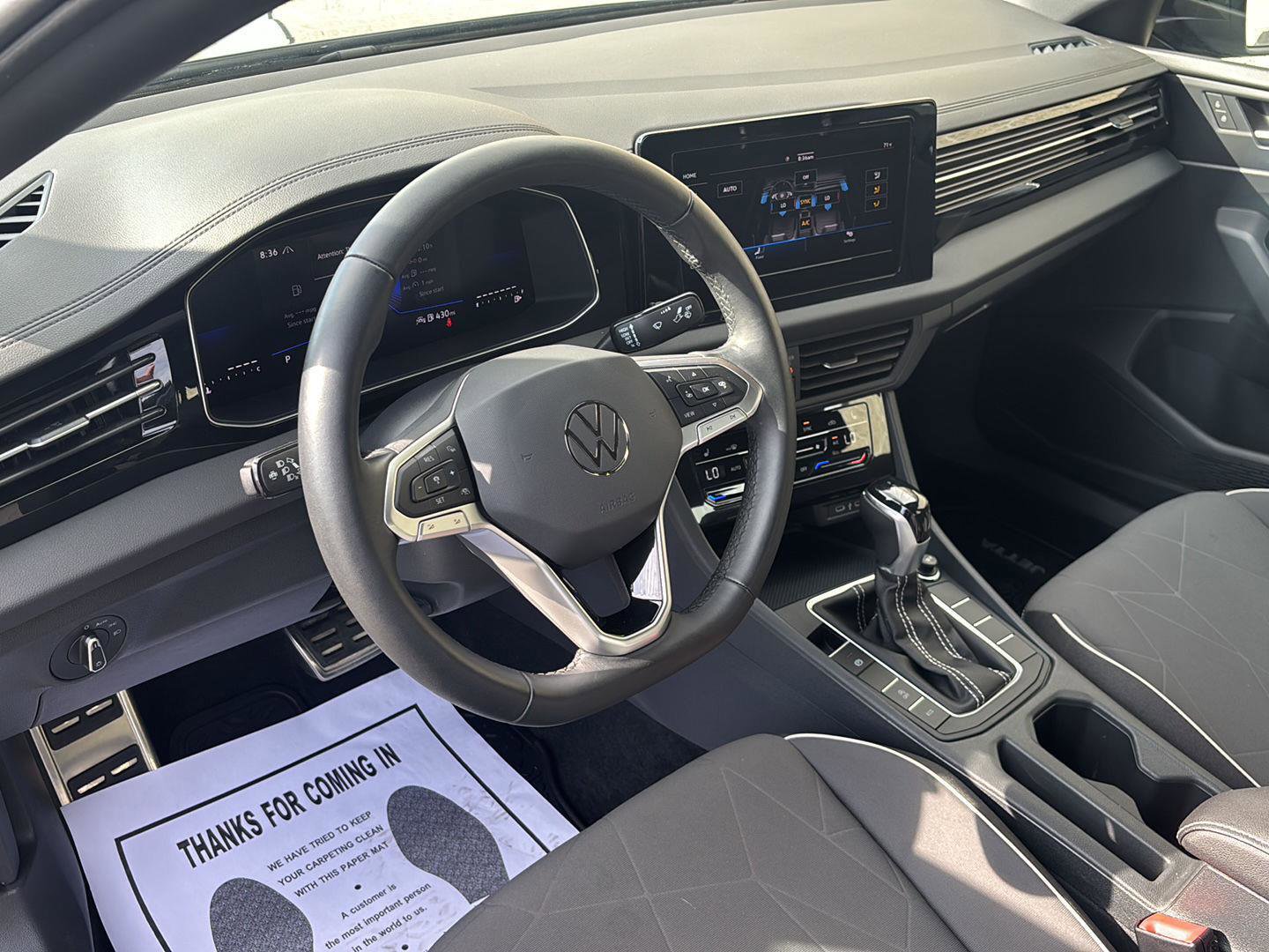 Used 2025 Volkswagen Jetta Sport image 8