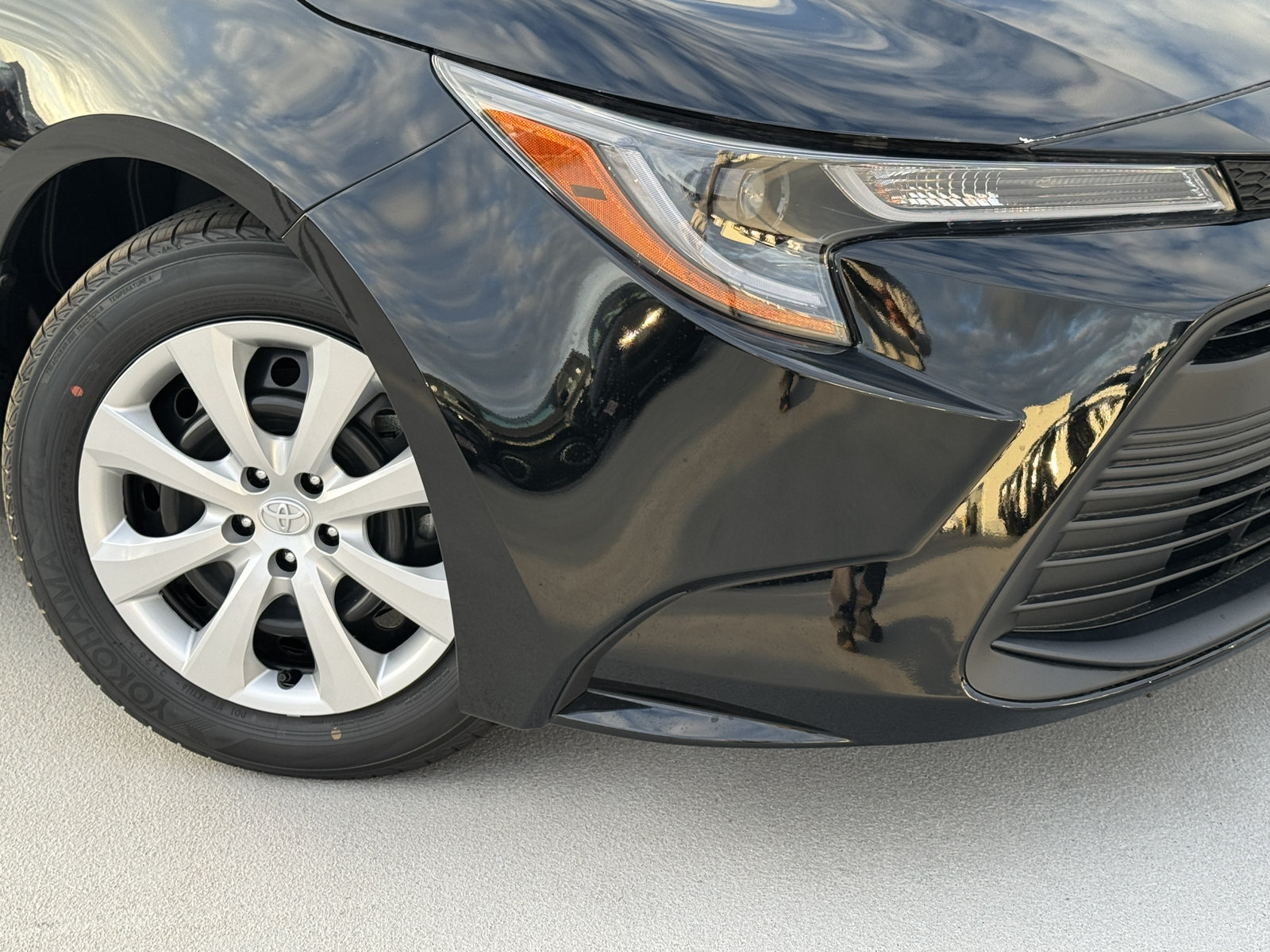 New 2027 Toyota Corolla LE FWD image 10