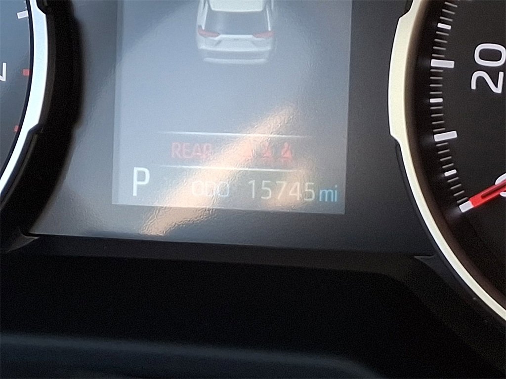 Used 2022 Toyota RAV4 LE image 20