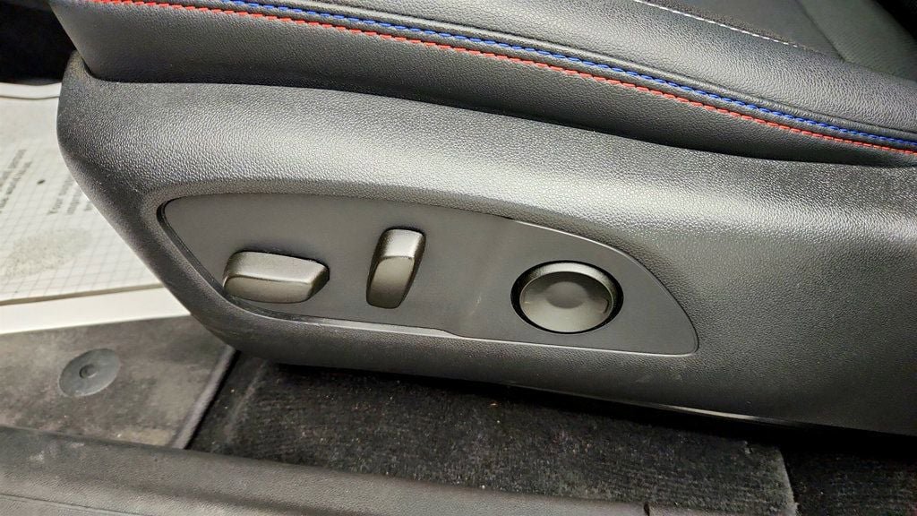Used 2025 Chevrolet Equinox EV RS FWD image 11