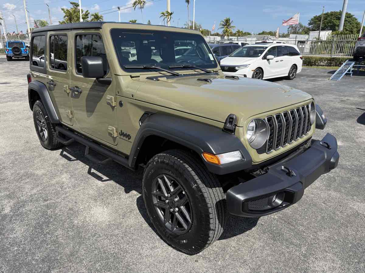 Used 2025 Jeep Wrangler Unlimited Sport image 2