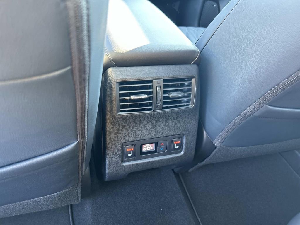 Used 2025 Mitsubishi Outlander SEL image 18