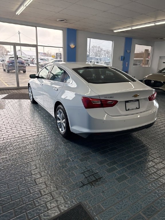 Used 2025 Chevrolet Malibu LT image 4