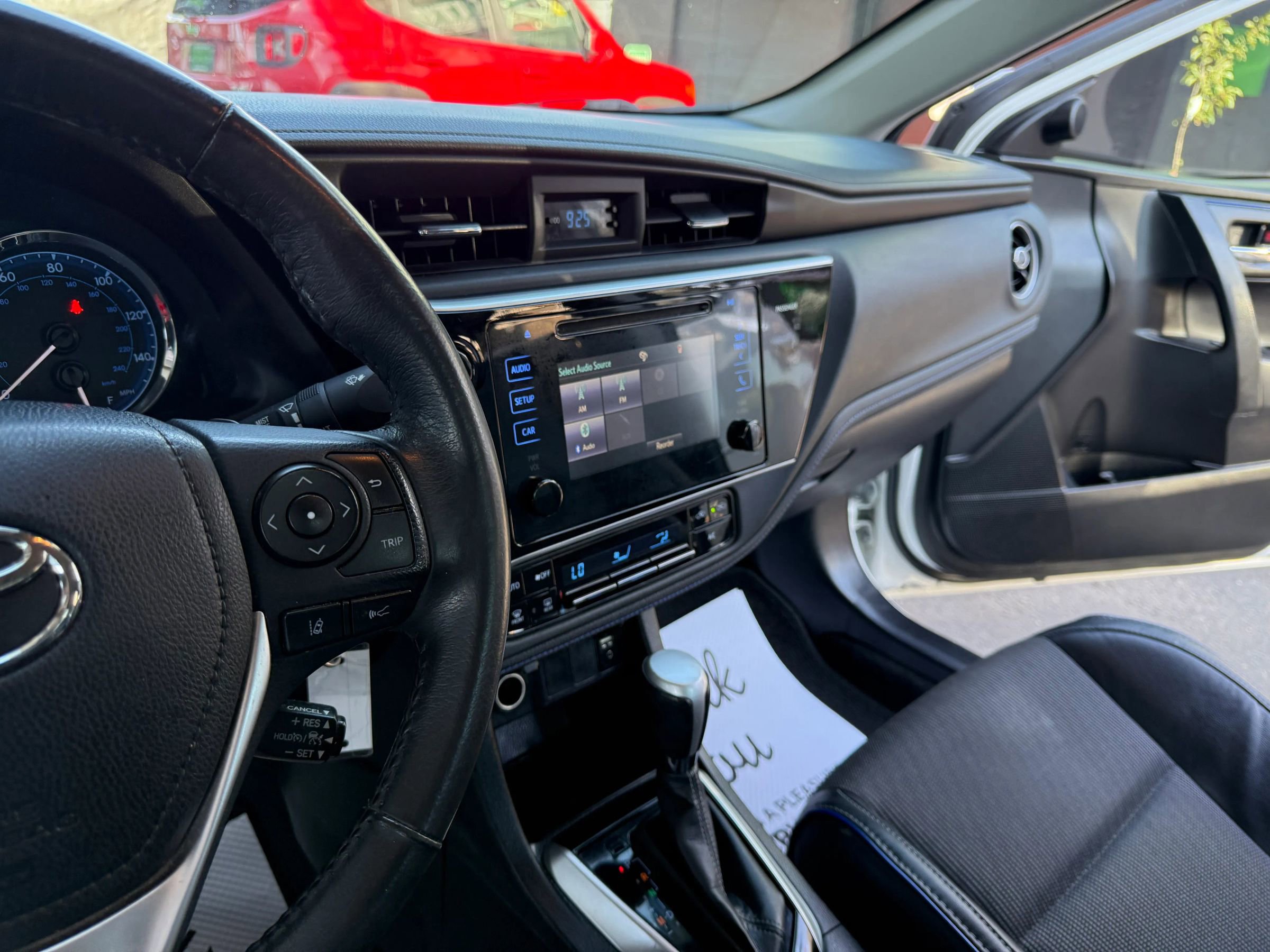 Used 2017 Toyota Corolla SE image 10