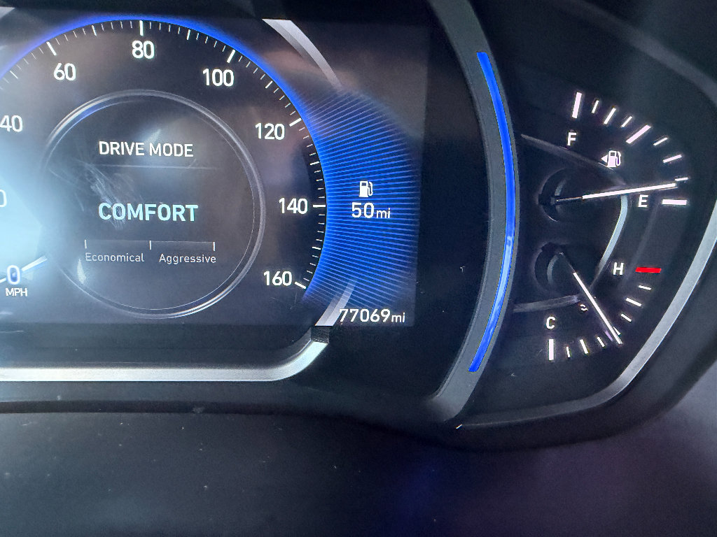 Used 2020 Hyundai Santa Fe SEL w/ Convenience + Premium Package FWD image 48