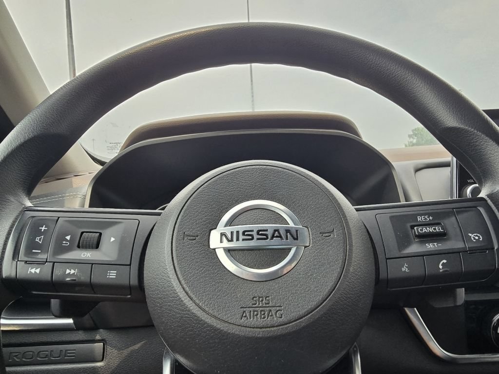 Used 2021 Nissan Rogue S AWD/4WD image 24