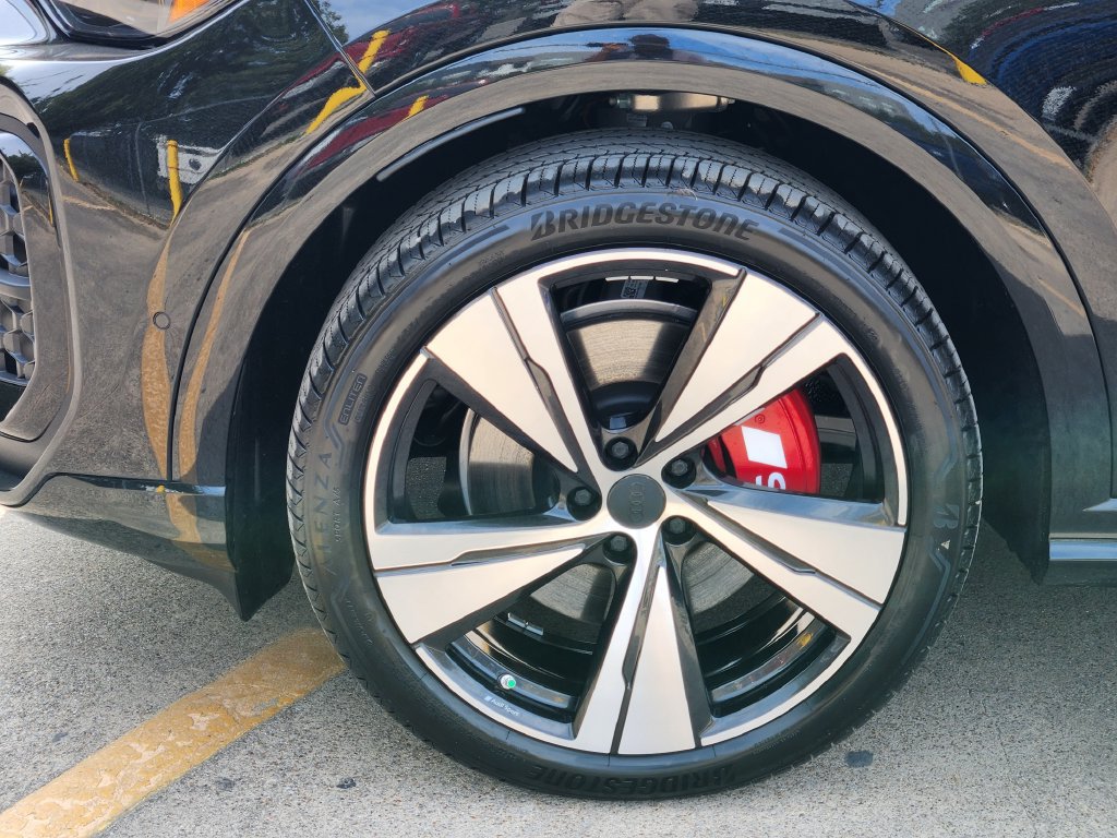 New 2026 Audi SQ5 Prestige AWD/4WD image 12