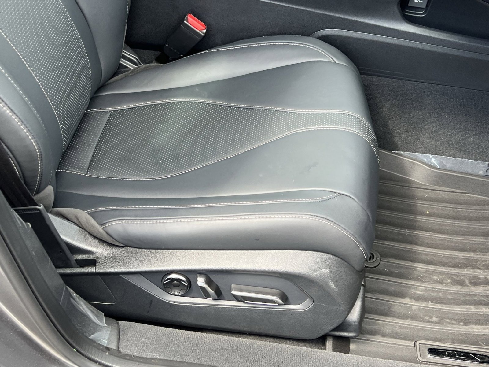 Certified 2025 Acura TLX w/ Technology Package image 27