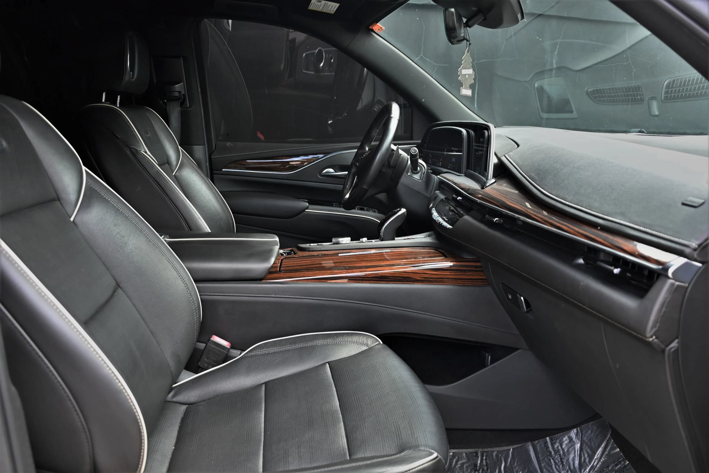 Used 2021 Cadillac Escalade ESV Premium Luxury w/ Driver Assist Tech Package AWD/4WD image 14