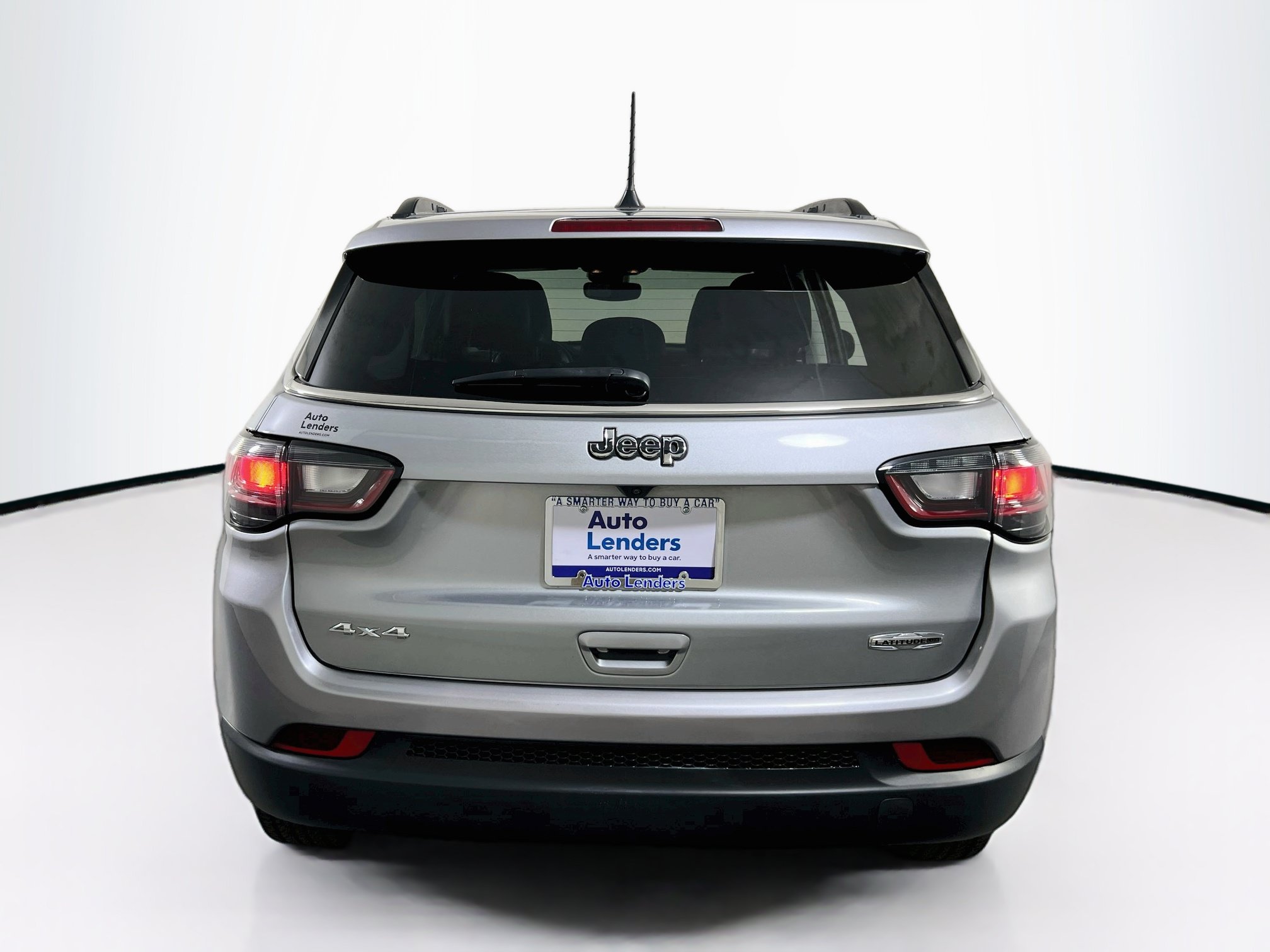 Used 2022 Jeep Compass Latitude w/ Sun and Sound Group AWD/4WD image 6