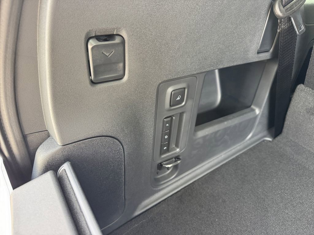 New 2025 Ford Expedition Active image 23