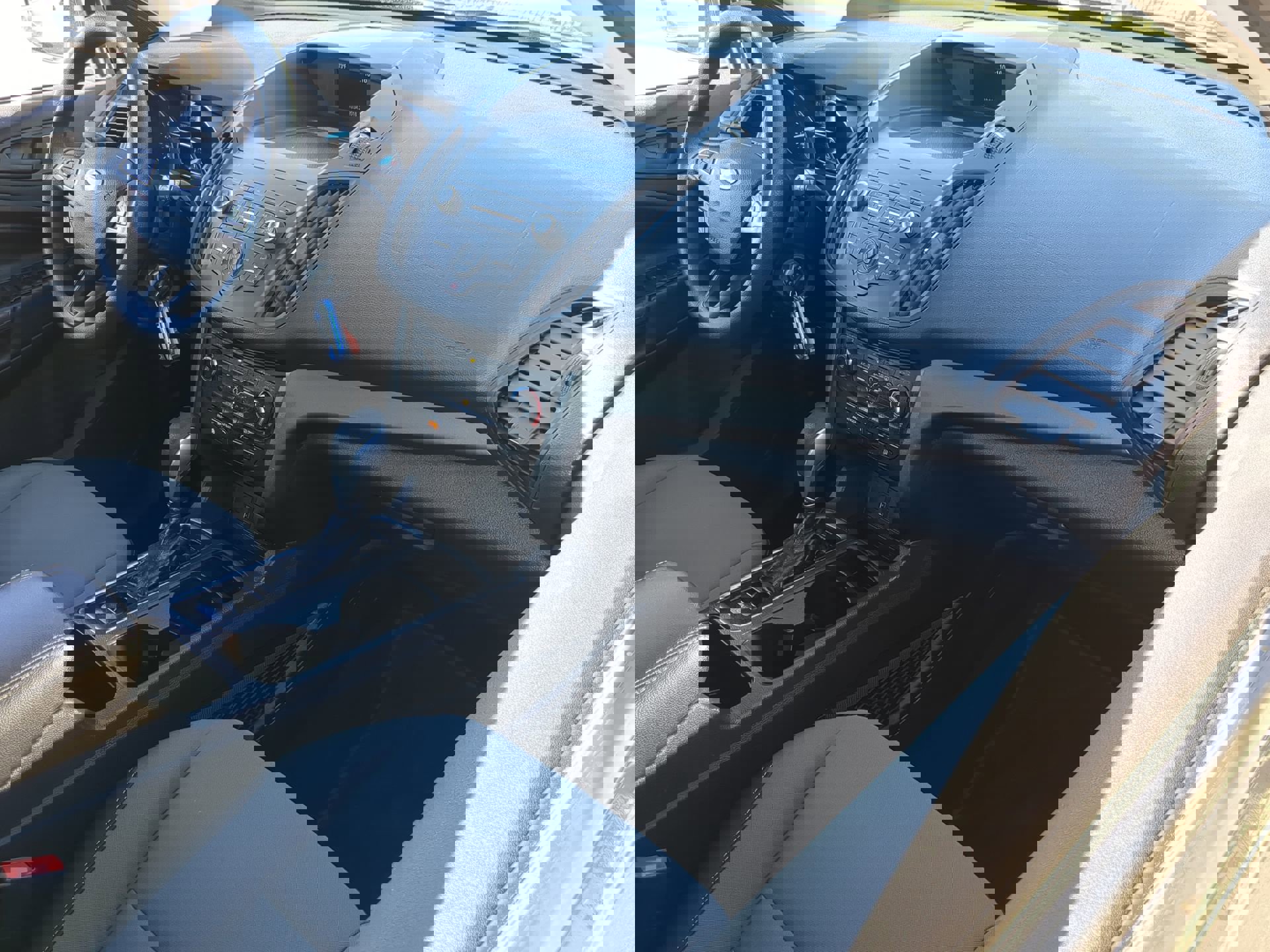 Used 2019 Ford Escape S image 13