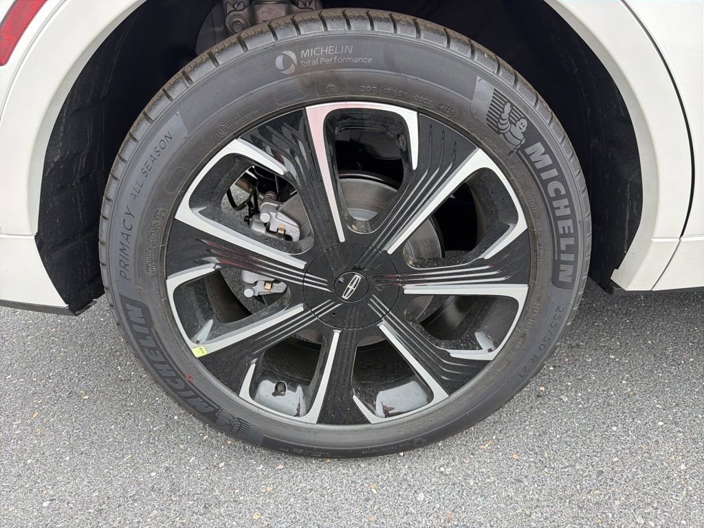 New 2026 Lincoln Nautilus Reserve AWD/4WD image 11