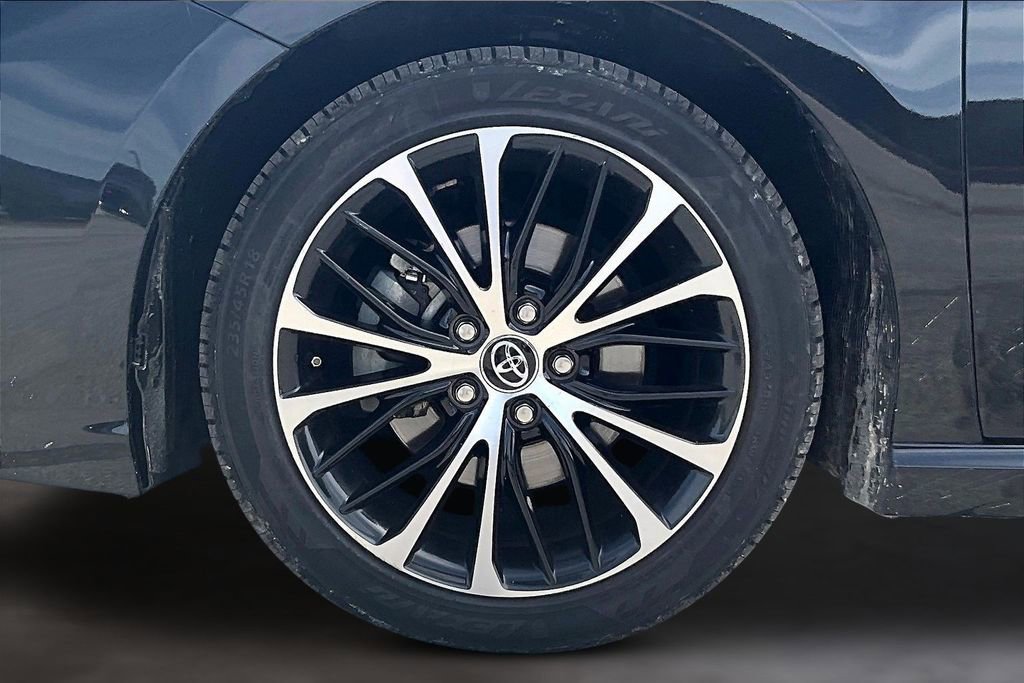 Used 2020 Toyota Camry SE image 33