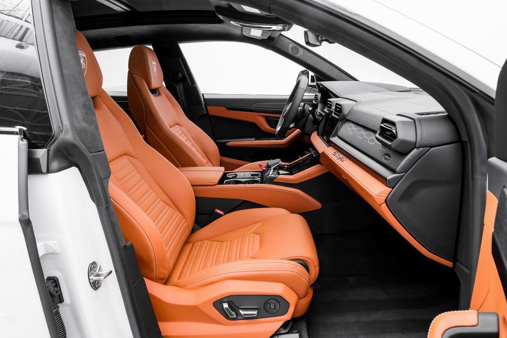 Used 2025 Lamborghini Urus SE image 37