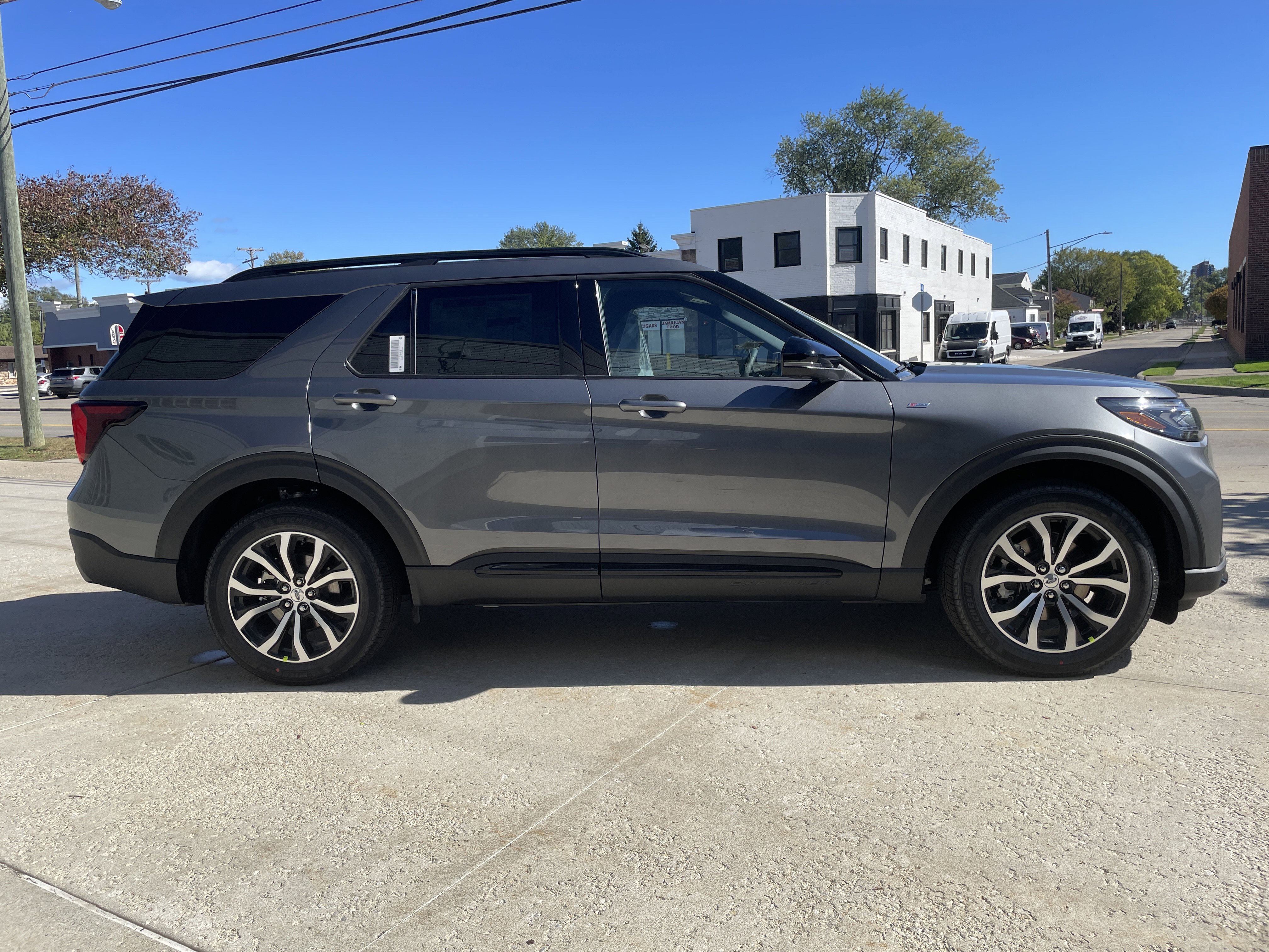New 2026 Ford Explorer ST-Line image 3