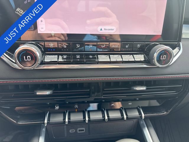 Used 2025 Chevrolet Colorado Z71 w/ Technology Package AWD/4WD image 19