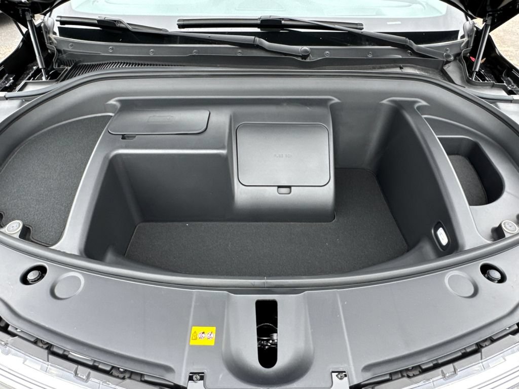 New 2025 VinFast VF 8 Eco AWD/4WD image 9