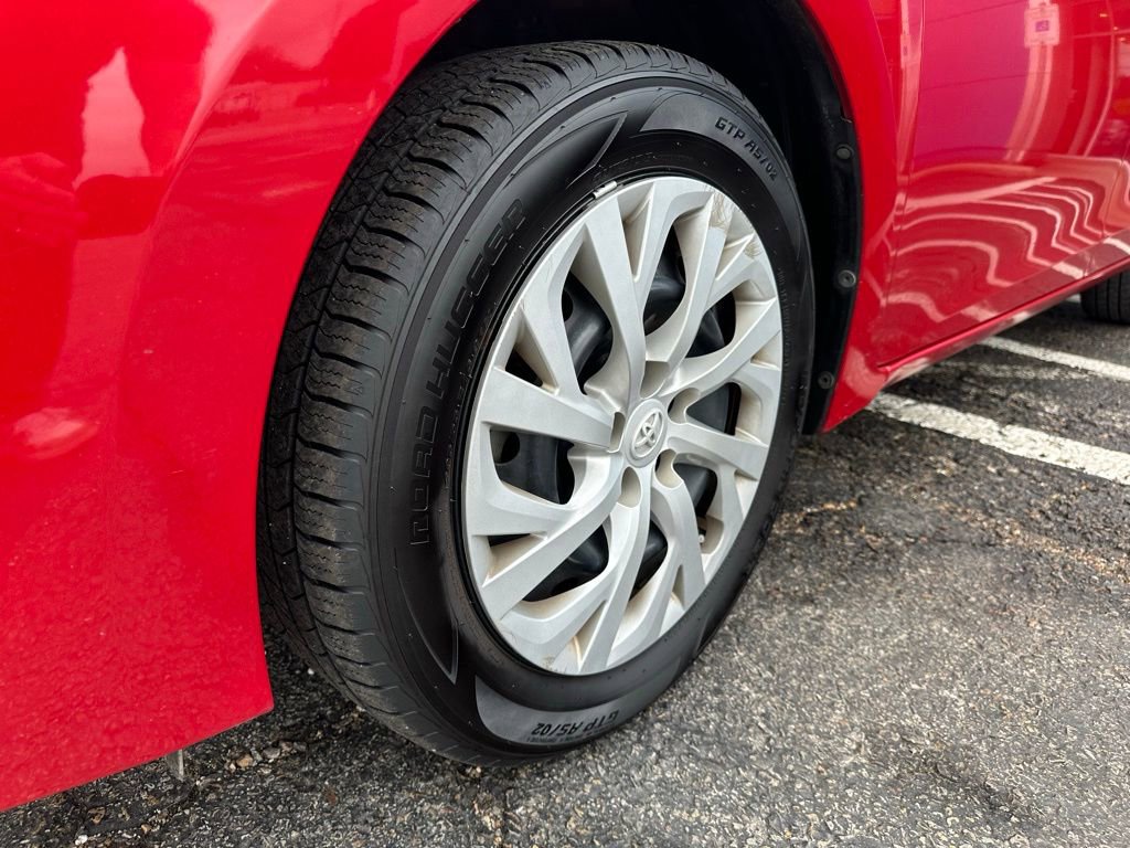 Used 2018 Toyota Corolla LE FWD image 9