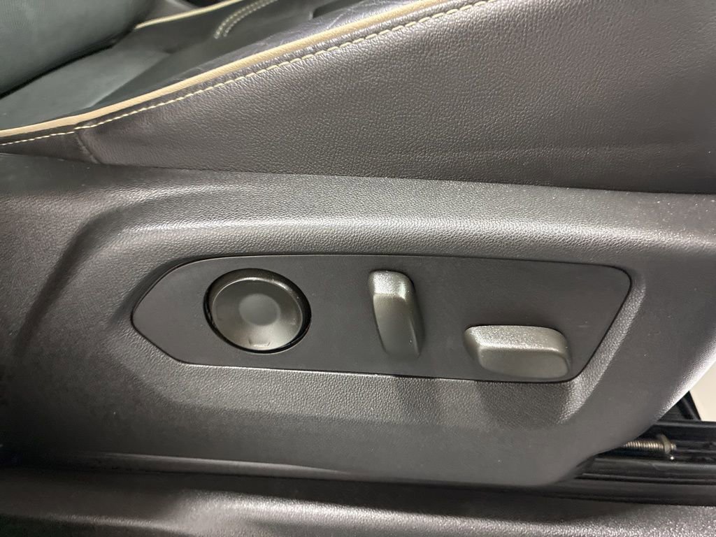 Used 2021 Chevrolet Tahoe Premier w/ Premium Package image 33