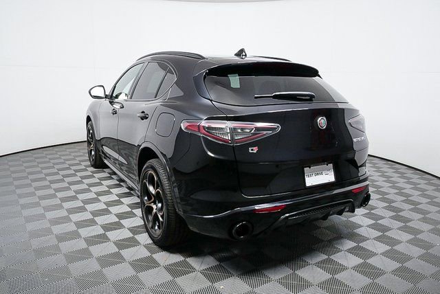 New 2025 Alfa Romeo Stelvio Sprint image 28