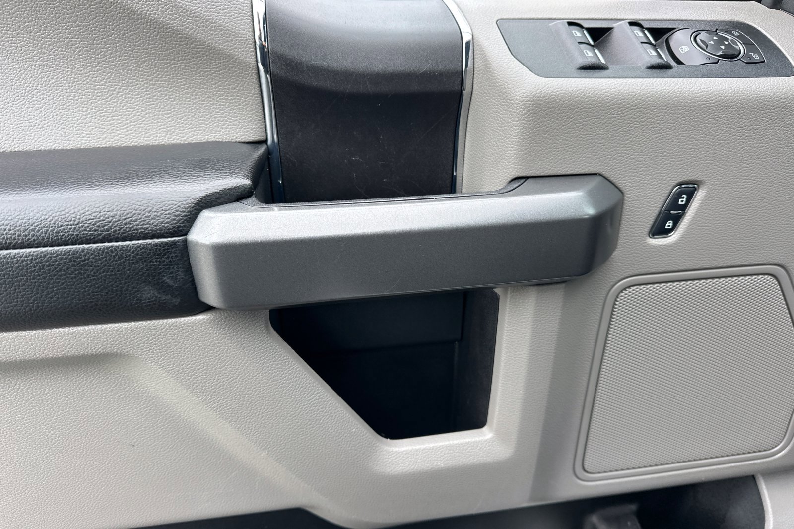 Used 2018 Ford F150 XLT image 10