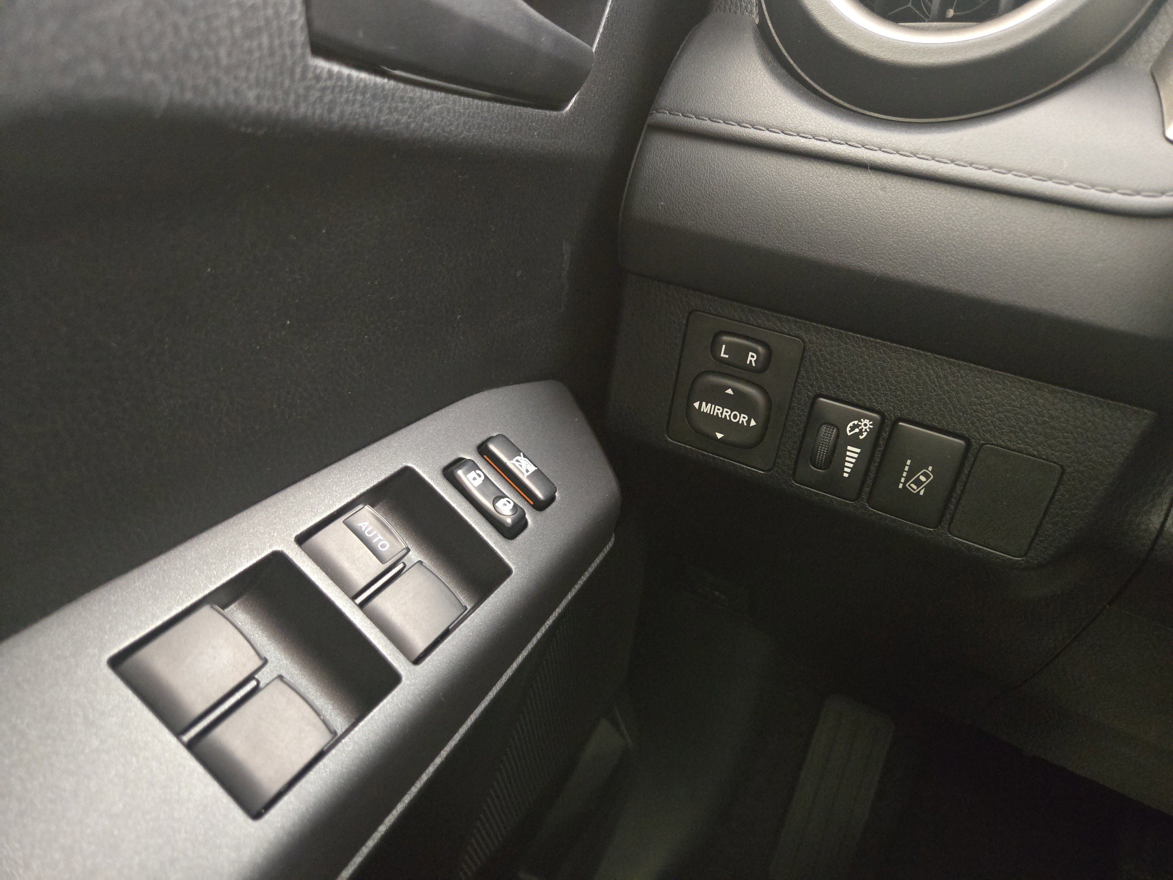 Used 2018 Toyota RAV4 LE w/ All Weather Liner Package image 27